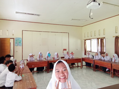 Kegiatan di lab komputer